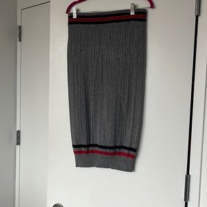 Knit gray skirt